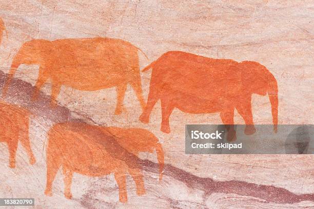 동굴벽화 Of 코끼리를 코끼리에 대한 스톡 사진 및 기타 이미지 - 코끼리, 0명, 고대의