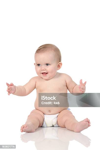 Foto de Bebê Feliz e mais fotos de stock de 6-11 meses - 6-11 meses, Bebê, Boca Aberta
