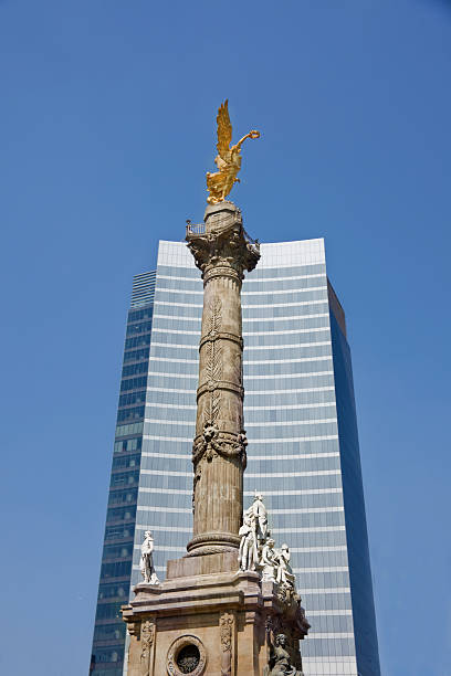 città del messico - liberation monument budapest hungary monument foto e immagini stock