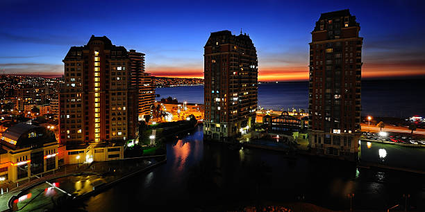 istock Vina del Mar by night 183822264