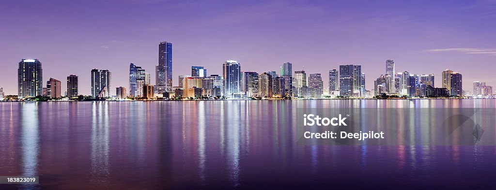 Miami, Brickell die Skyline der Stadt bei Nacht, USA - Lizenzfrei Miami Stock-Foto