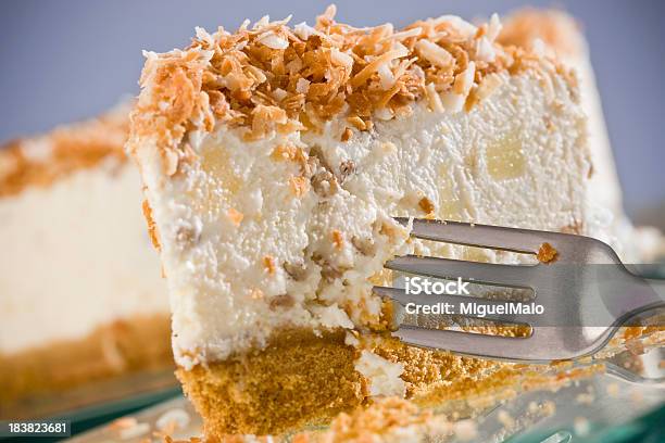 Pina Coladakäsekuchen Stockfoto und mehr Bilder von Kuchen - Kuchen, Pina Colada, Käsekuchen