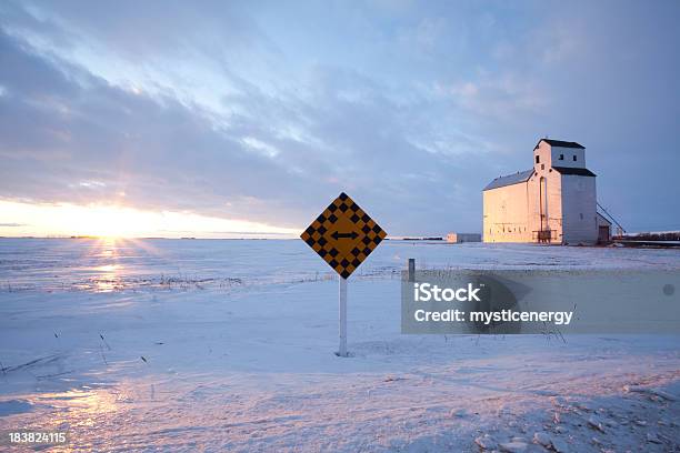 Getreideheber Stockfoto und mehr Bilder von Getreideheber - Getreideheber, Winter, Altertümlich