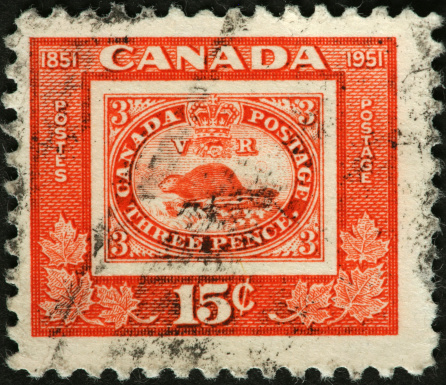 beaver and crown on an old Canadian postage stamp