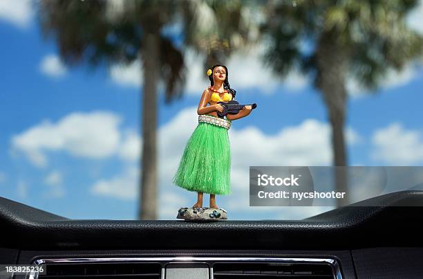 Dashboard Danzatrice Di Hula - Fotografie stock e altre immagini di Cruscotto - Cruscotto, Danzatrice di hula, Automobile