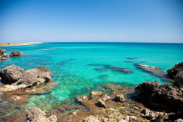 baia delle orte, otranto (puglia, italia - salento foto e immagini stock