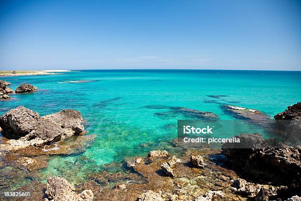 Baia Delle Orte Otrantocity In Italy A Apúlia Itália - Fotografias de stock e mais imagens de Mar