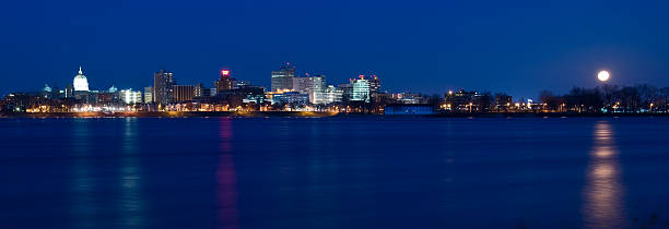 istock Full Moon In Harrisburg Pennsylvania 183825944