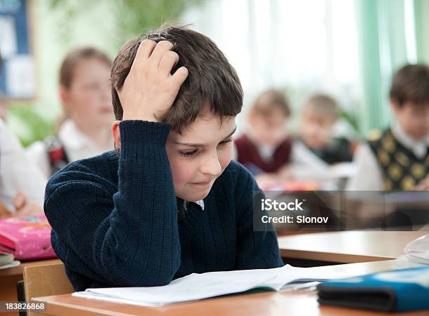 Schulkindnur Jungen Stockfoto und mehr Bilder von Frustration - Frustration, Klassenzimmer, Lernender