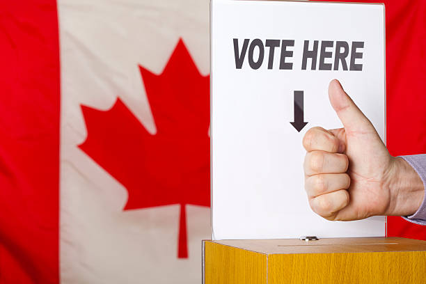 canada et votes - canadian flag flag trial justice photos et images de collection