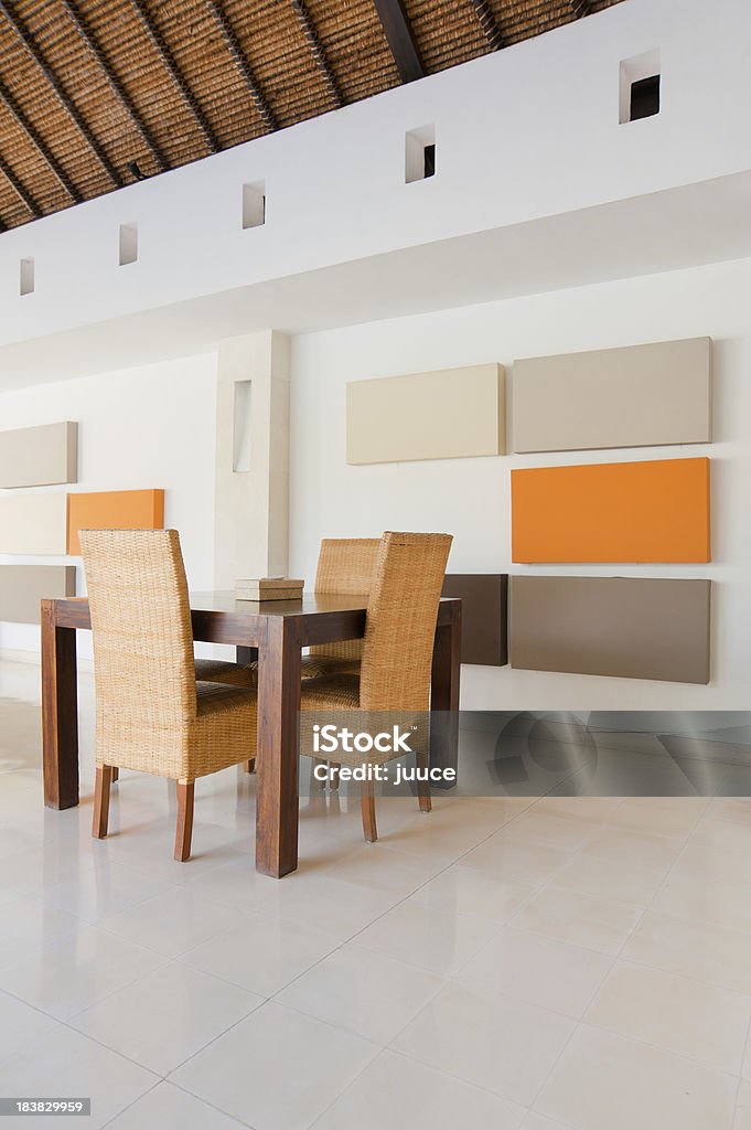 Geometrico moderno ristorante interno in una villa a bali - Foto stock royalty-free di Albergo