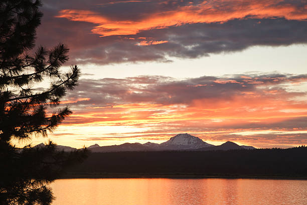 istock Lassen Peak sunset on Lake Almanor 183831152