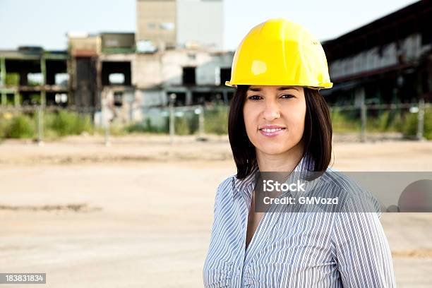 Photo libre de droit de Femme Ingénieur De Construction banque d'images et plus d'images libres de droit de Adulte - Adulte, Bleu, Bâtiment vu de l'extérieur