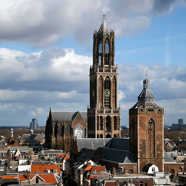 istock Dom Cathedral of Utrecht, The Netherlands (XL) 183833099