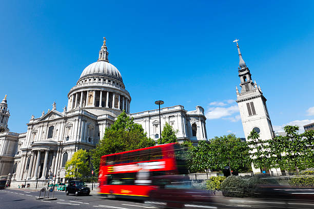 istock Saint Paul's Cathedral and traffic in London 183834229