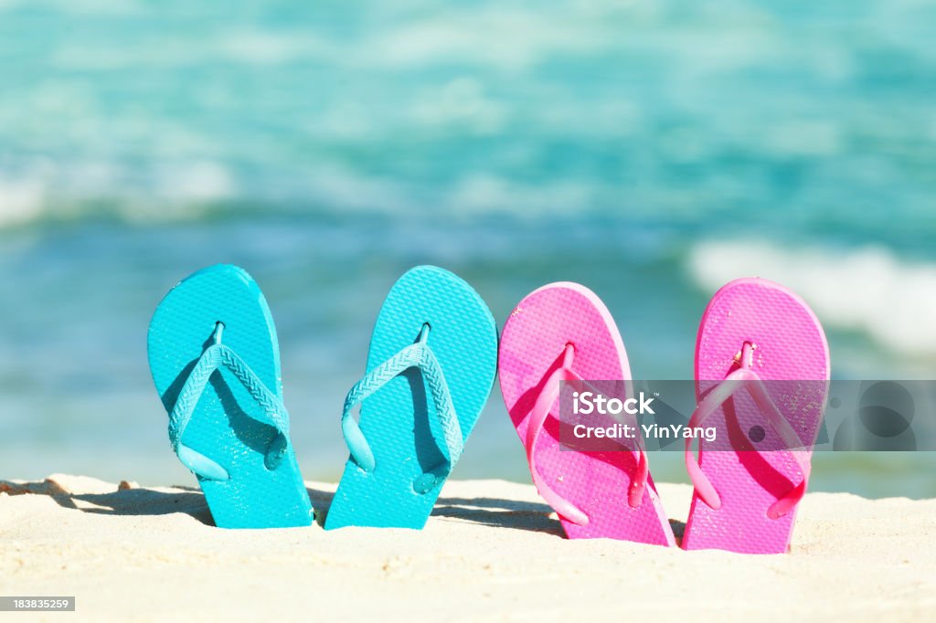 플립플랍 연두빛 절단하십시오 해변 휴가를 카리브계 바다빛 - 로열티 프리 카리브 해 스톡 사진