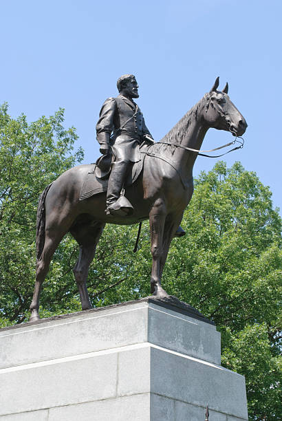 istock Robert E Lee and Traveller, Virginia Monument Gettysburg Battlef 183835477