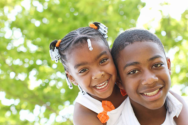 istock Brother and sister playing outside 183838002