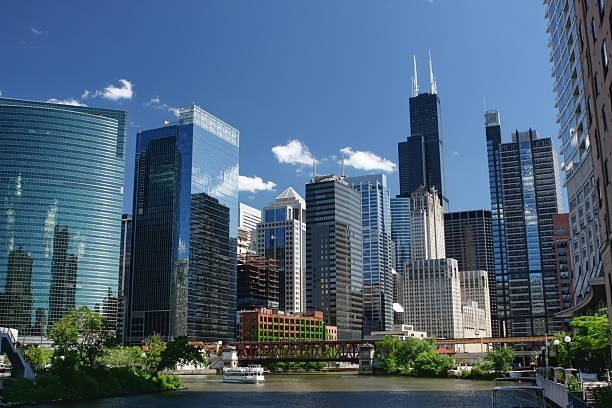 Chicago River and Tour Boat  willis tower stock pictures, royalty-free photos & images