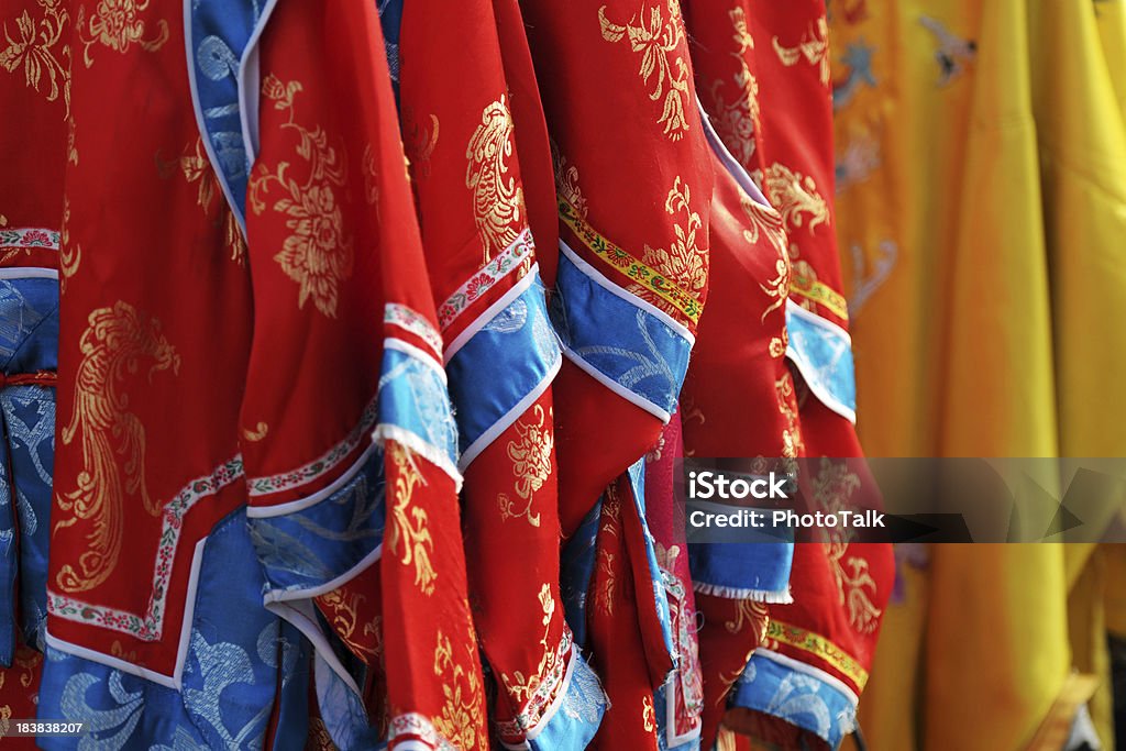 伝統的な中国のロイヤル服-XL - 作業場のロイヤリティフリーストックフォト