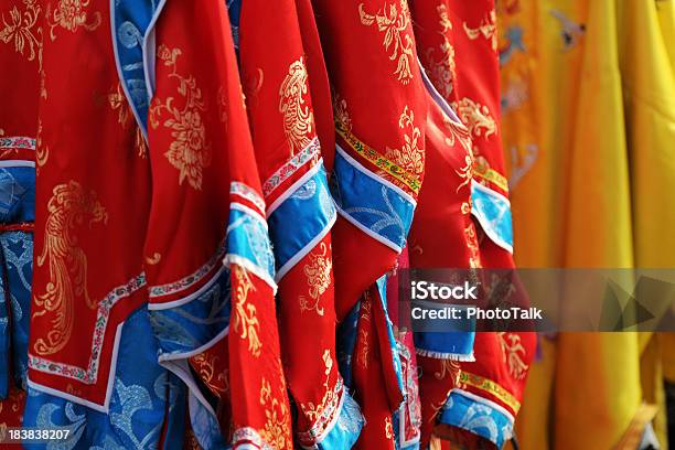 Традиционный Китайский Royal Одежда Крупнейшие — стоковые фотографии и другие картинки Империя - Империя, Мастерская, Азиатская культура