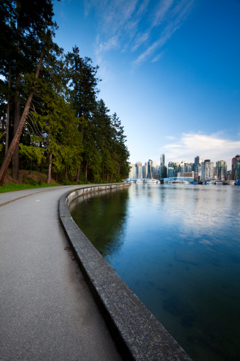 View along the Stanley Park seawall in Coal Harbour.