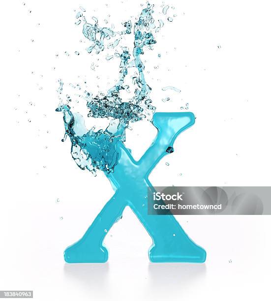 Liquid Sphash X Stockfoto und mehr Bilder von Alphabet - Alphabet, Blase - Physikalischer Zustand, Blau