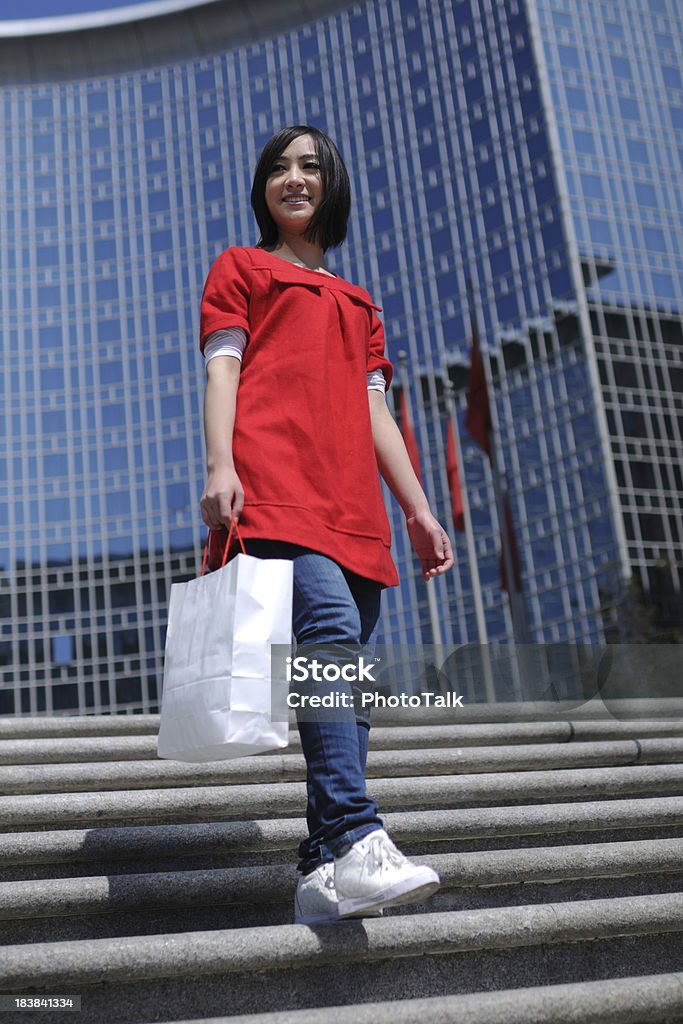 Shopping a Pechino-XLarge - Foto stock royalty-free di Abbigliamento