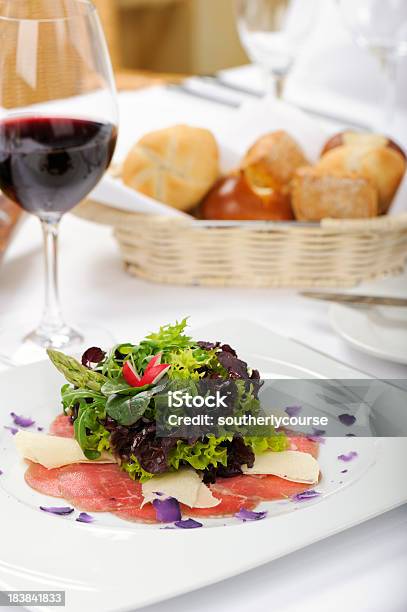 Foto de Carpaccio De Filé Mignon e mais fotos de stock de Alface - Alface, Alimentação Saudável, Arte e Artesanato - Assunto