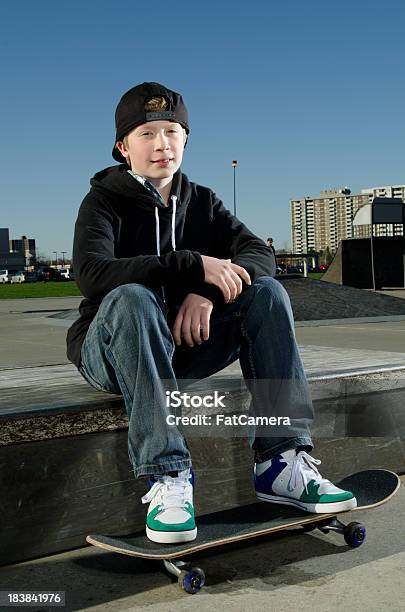 Foto de Skatista e mais fotos de stock de Adolescente - Adolescente, Adolescência, Andar de Skate