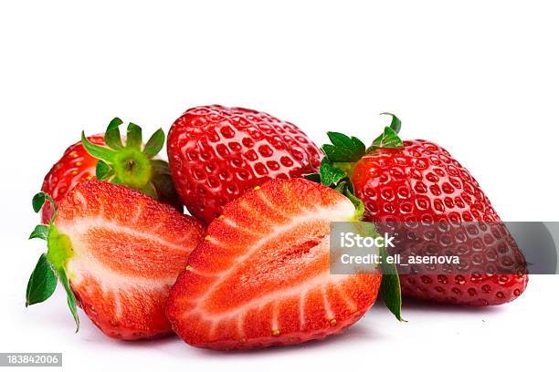 흰색 딸기 제공 딸기에 대한 스톡 사진 및 기타 이미지 - 딸기, 흰색 배경, 흰색