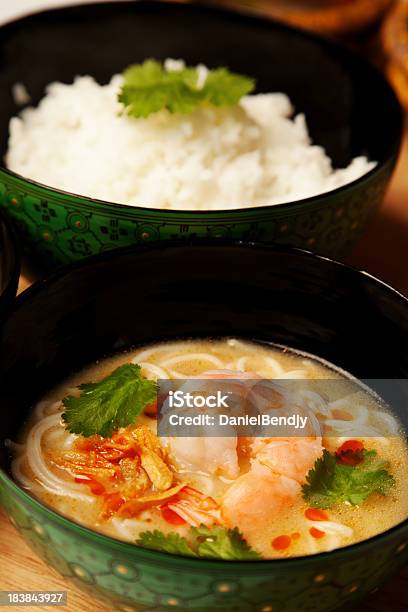 Coco Noddle Sopa Tailandesa - Fotografias de stock e mais imagens de Alimentação Saudável - Alimentação Saudável, Camarão - Marisco, Caril