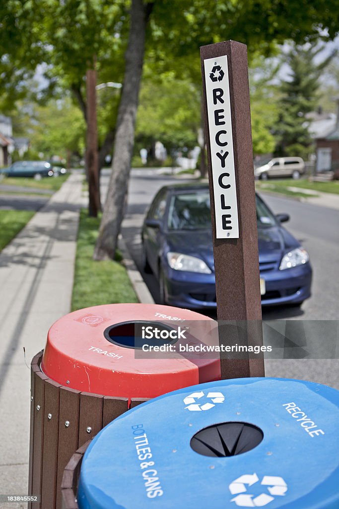 Podmiejskie recyklingu - Zbiór zdjęć royalty-free (Bez ludzi)