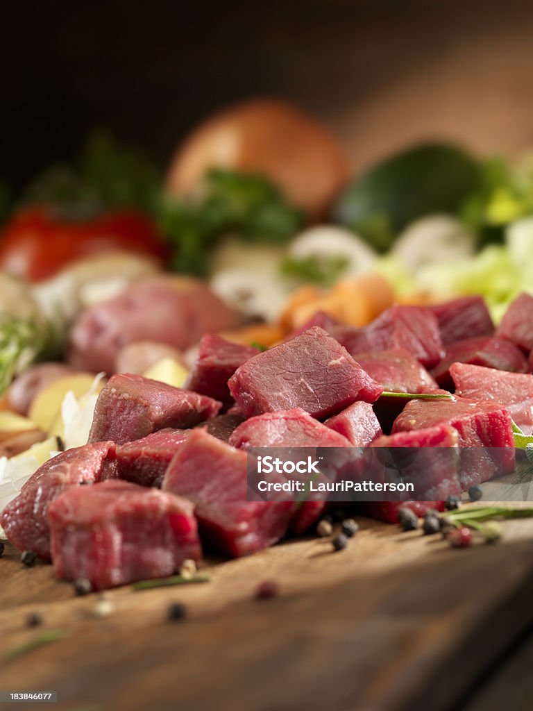 Raw Zutaten für Rindfleisch-Eintopf - Lizenzfrei Würfel - Geometrische Form Stock-Foto