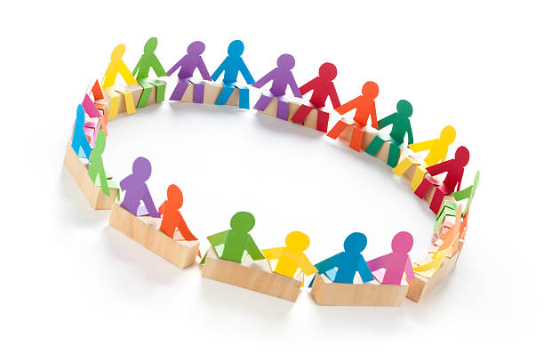 istock Large circle of sitting people - paper concept 183846201