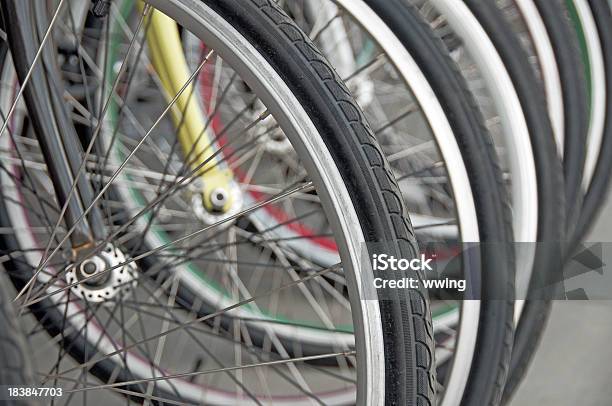 自転車ウィールズ - カラー画像のストックフォトや画像を多数ご用意 - カラー画像, スポーク, タイヤ