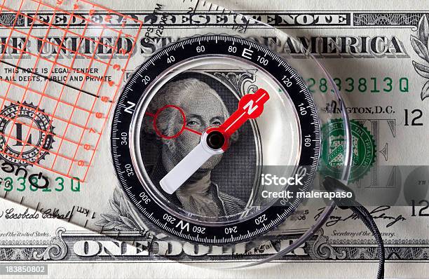 Orientación Económica Billete De Un Dólar Con Brújula Foto de stock y más banco de imágenes de Actividad comercial