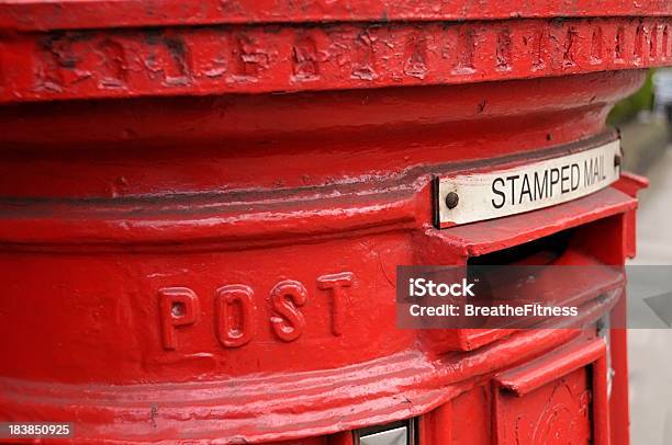 Czerwony Skrzynka Pocztowa - zdjęcia stockowe i więcej obrazów Anglia - Anglia, Bez ludzi, Czerwony