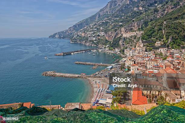 Amalfi Veduta Aerea Italia - Fotografie stock e altre immagini di Acqua - Acqua, Amalfi, Ambientazione esterna