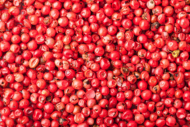 pepe rosa - pink peppercorn foto e immagini stock