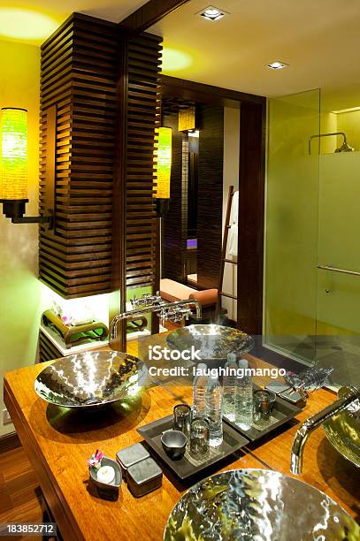 Hotel Casa De Banho De Phuket Tailândia - Fotografias de stock e mais imagens de Artigo de Decoração - Artigo de Decoração, Casa de Banho Doméstica, Interior