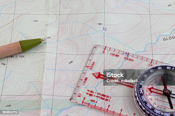 Photo libre de droit de Carte Topographique De Randonnée banque d'images et plus d'images libres de droit de Carte topographique - Carte topographique, Carte marine, Course d'orientation