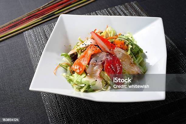 Foto de Salada De Sashimi e mais fotos de stock de Salada - Salada, Sashimi, Alface