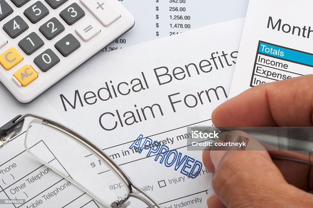 Aprobado beneficios médicos formulario de reclamación - Foto de stock de Formulario de reclamación libre de derechos