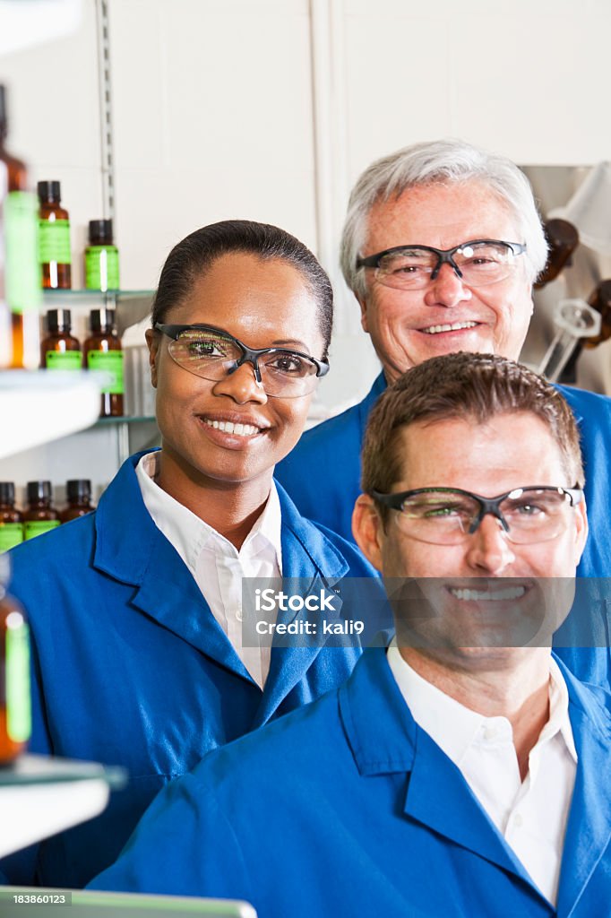 Trabalhadores na Usina Química - Foto de stock de 40-49 anos royalty-free