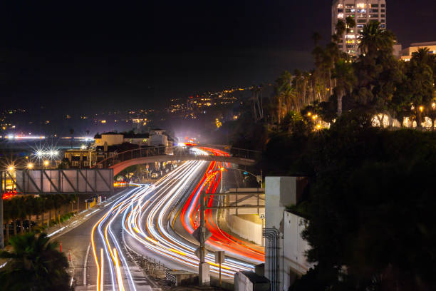 pacific coast highway w santa monica w kalifornii, długa ekspozycja w nocy - santa monica beach santa monica freeway santa monica california zdjęcia i obrazy z banku zdjęć