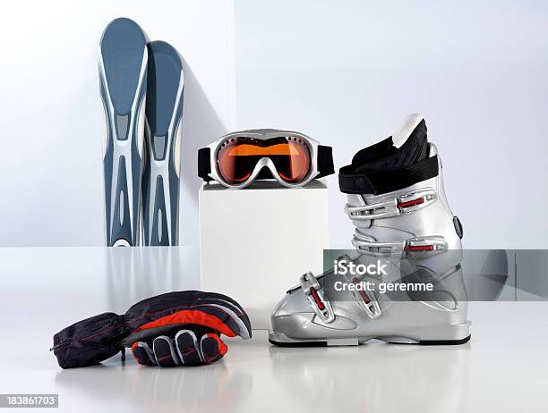 Skiwear Equpment Stockfoto und mehr Bilder von Skifahren - Skifahren, Ski, Ausrüstung und Geräte