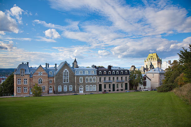 istock Chateau Frontenac and Quebec City at Sunset 183863255