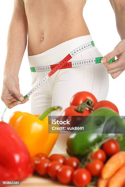 Gesunder Lifestyle Stockfoto und mehr Bilder von Attraktive Frau - Attraktive Frau, Bandmaß, Bauch