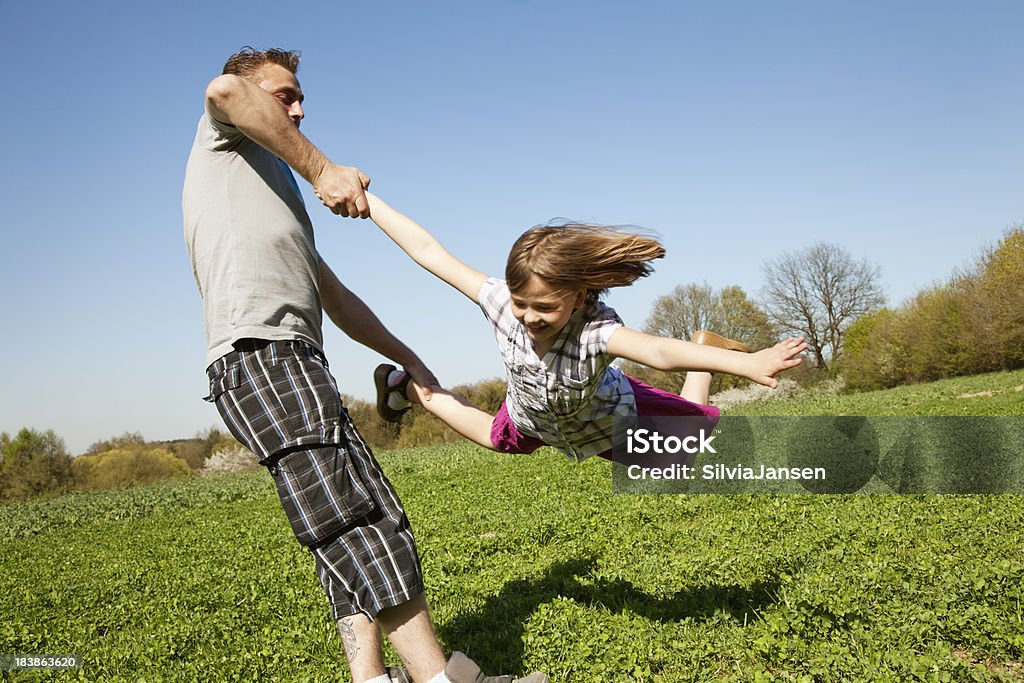 Pai e filha jogando - Foto de stock de 40-44 anos royalty-free